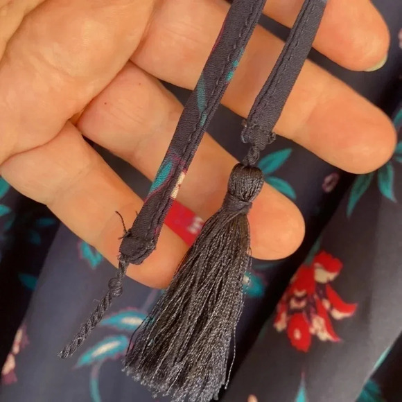 Faded Glory Navy Floral Peasant Lace Up Boho Blouse - Picture 6 of 9